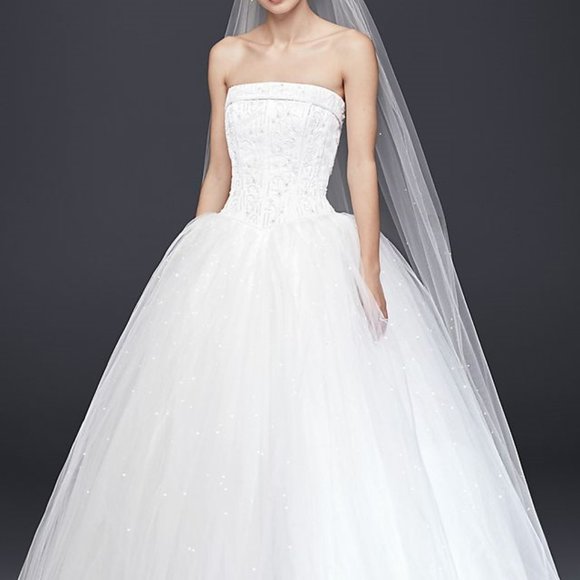 David's Bridal White Tulle Wedding Dress With Beaded Satin Bodice Size 16 - Picture 11 of 12